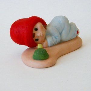 Porcelain Muffin Figurine Hallmark Cards Inc 1983